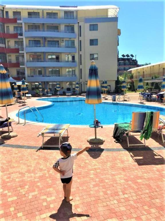 Central Plaza Apartment Slăntjev Brjag Exteriör bild