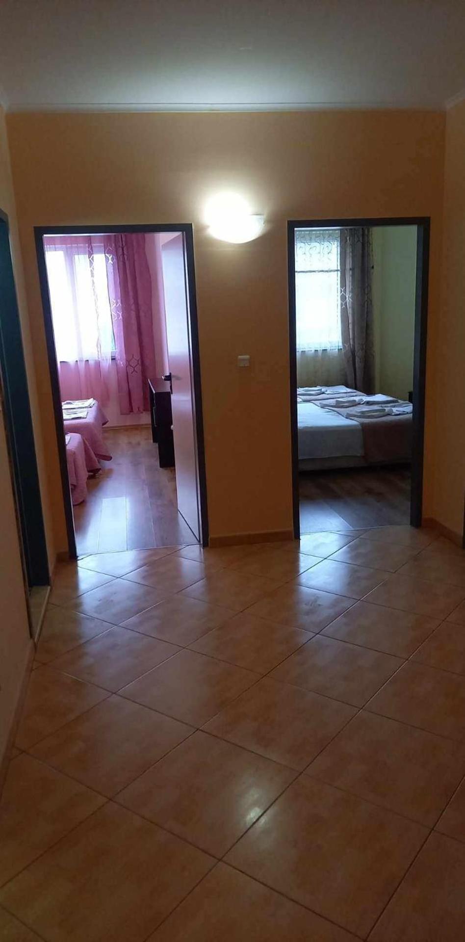 Central Plaza Apartment Slăntjev Brjag Exteriör bild
