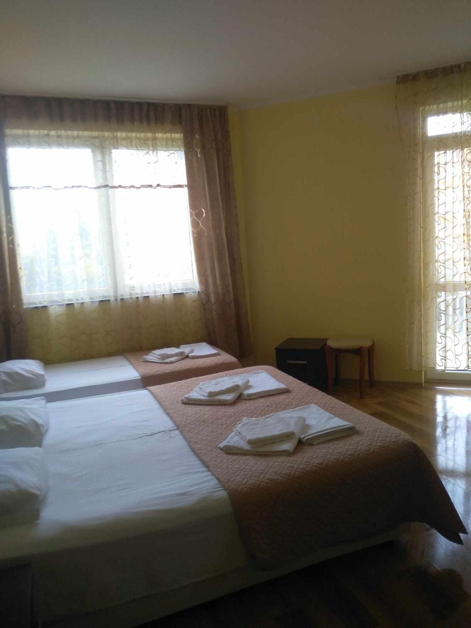 Central Plaza Apartment Slăntjev Brjag Exteriör bild