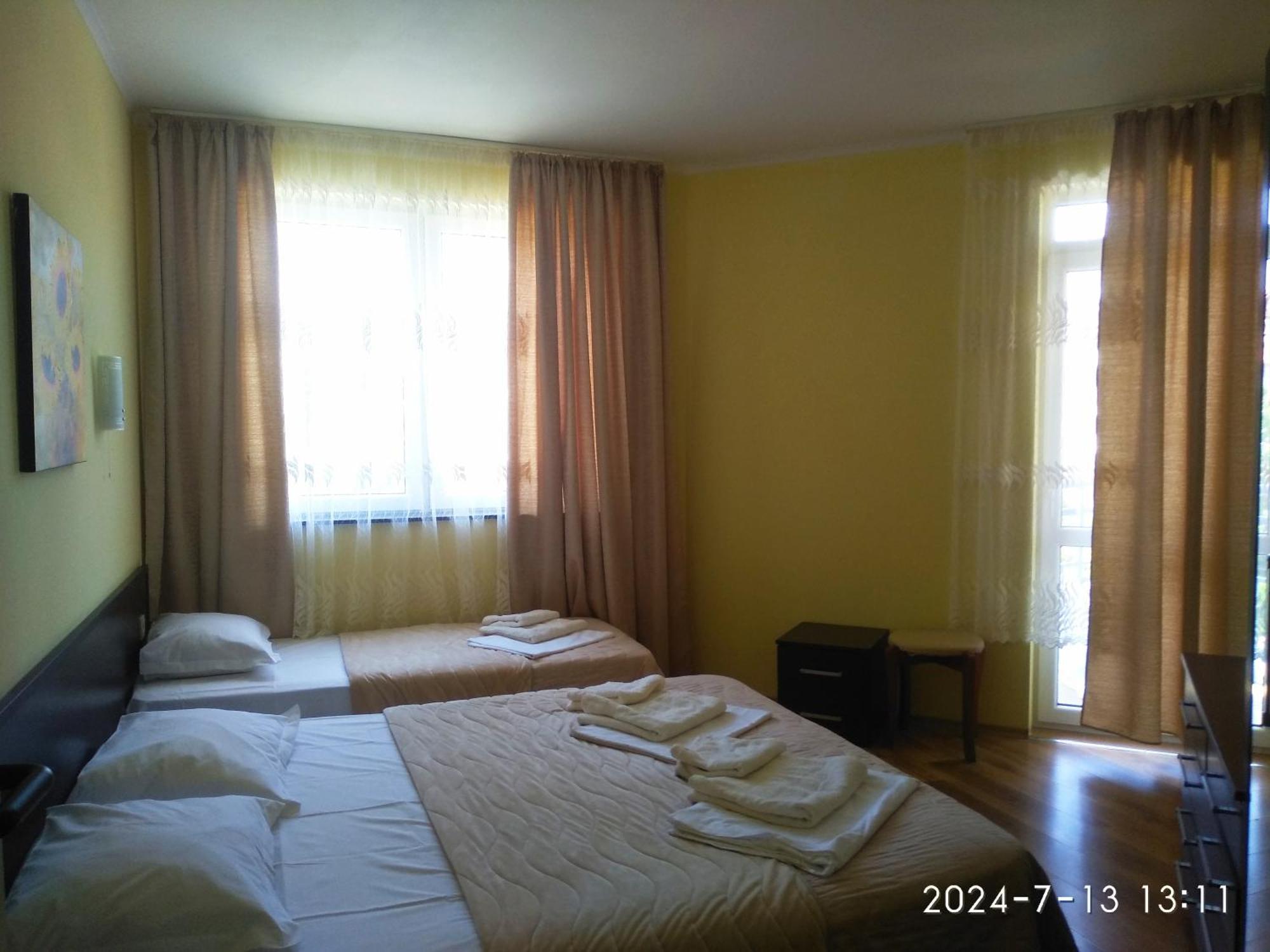 Central Plaza Apartment Slăntjev Brjag Exteriör bild