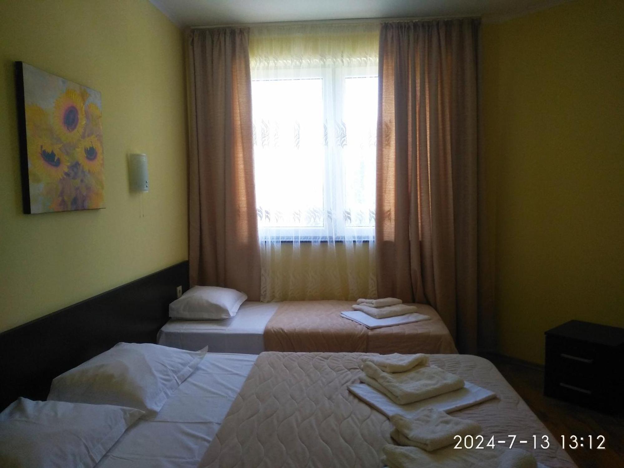 Central Plaza Apartment Slăntjev Brjag Exteriör bild
