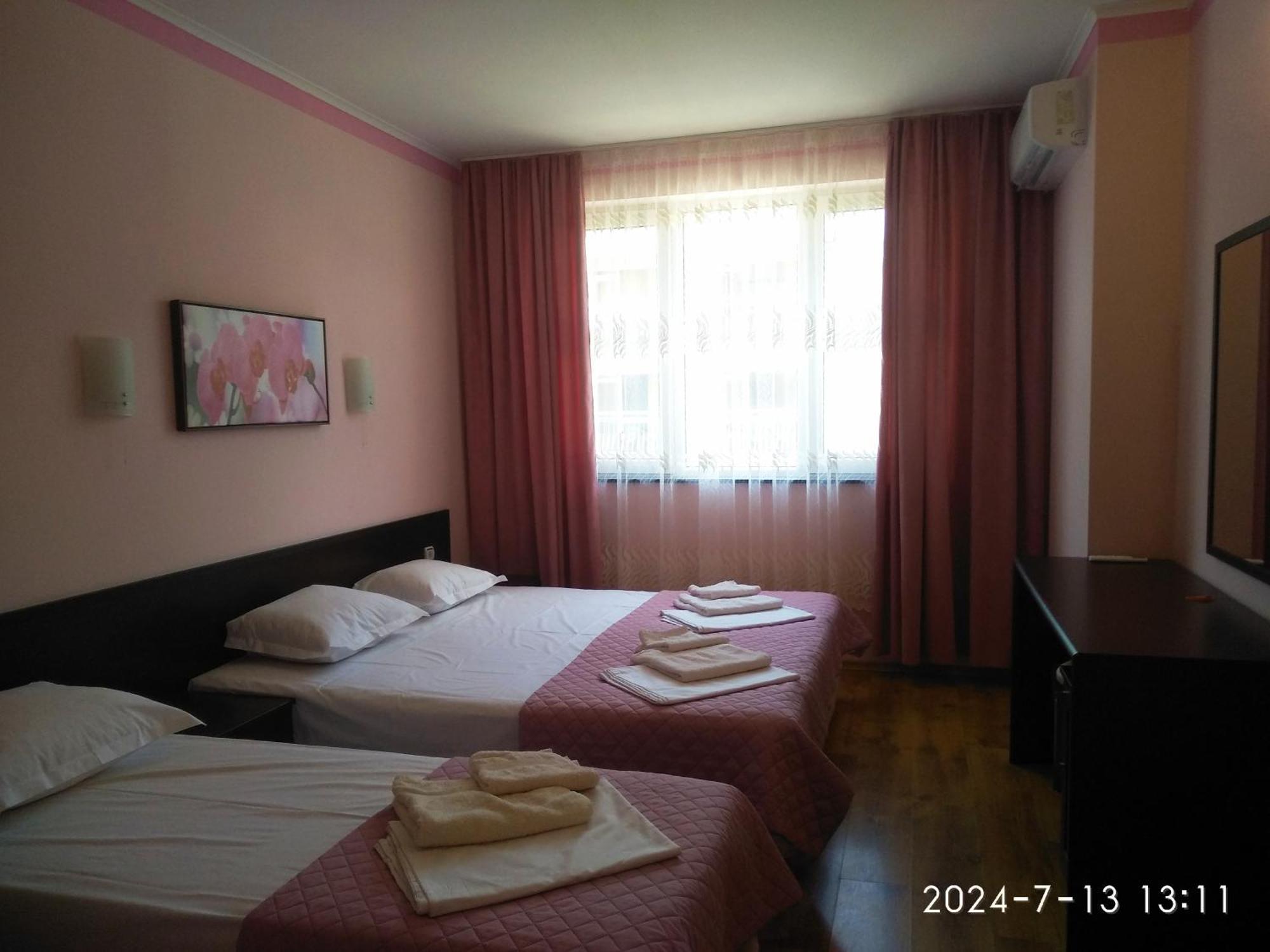 Central Plaza Apartment Slăntjev Brjag Exteriör bild